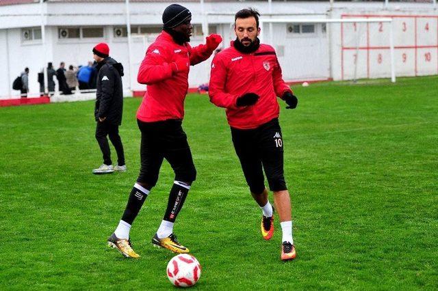 İpekoğlu: &ldquo;birinci &Ouml;nceliğimiz Ligde Kalmayı Garantilemek&rdquo; 2