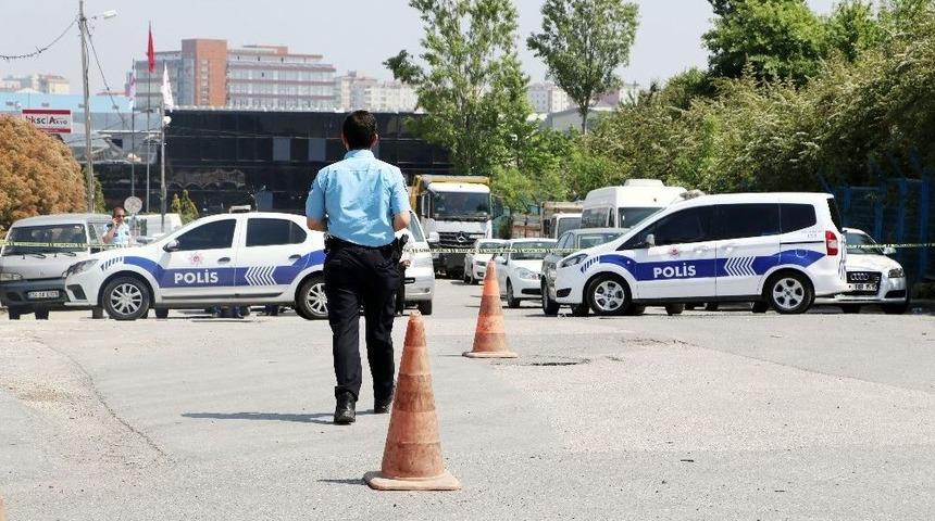 &Uuml;mraniye&rsquo;de Ara&ccedil; Muayene İstasyonununda Silahlı Kavga: 2 Yaralı