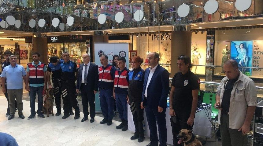 Nissara Avm&rsquo;de Uyuşturucu İle M&uuml;cadele Standı A&ccedil;ıldı