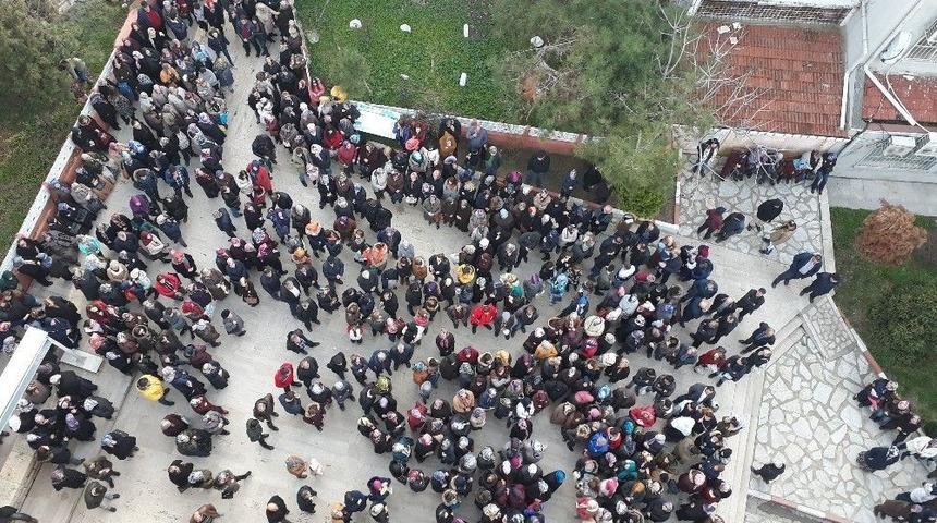 Uzunk&ouml;pr&uuml;&rsquo;de Umre&rsquo;ye Giden 142 Kişiyi Y&uuml;zlerce Kişi Uğurladı