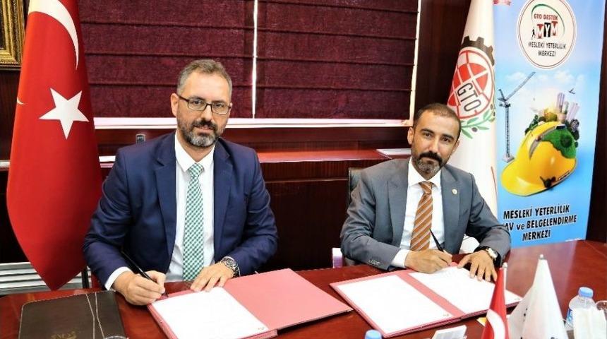 Oto Satıcılarına Y&ouml;nelik Mesleki Yeterlilik Belgesi İ&ccedil;in Protokol İmzalandı