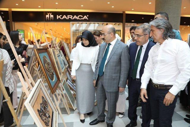 Y&uuml;reğir Belediyesi K&uuml;lt&uuml;revleri Yıl Sonu Sergisi A&ccedil;ıldı 1