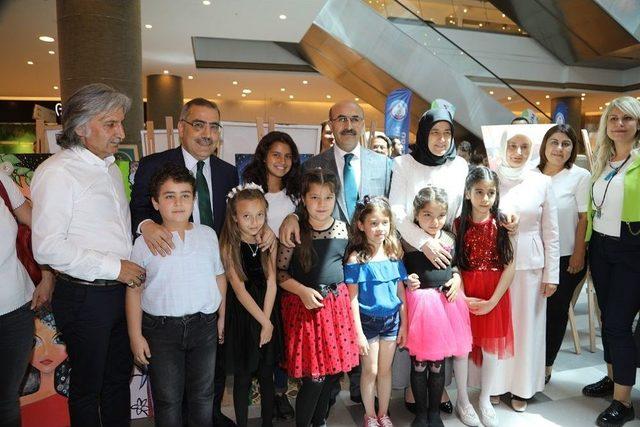 Yüreğir Belediyesi Kültürevleri Yıl Sonu Sergisi Açıldı