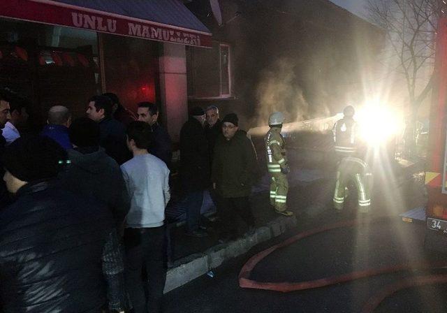 Ayakkabı İmalathanesinde &Ccedil;ıkan Yangında 1 Kişinin Y&uuml;z&uuml; Yandı 1