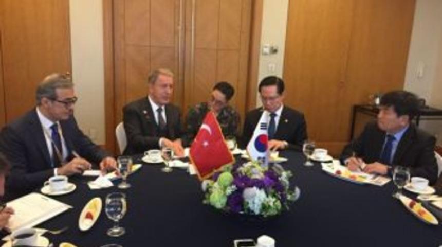 Orgeneral Akar, G&uuml;ney Kore Cumhuriyeti Savunma Bakanı Young İle G&ouml;r&uuml;şt&uuml;