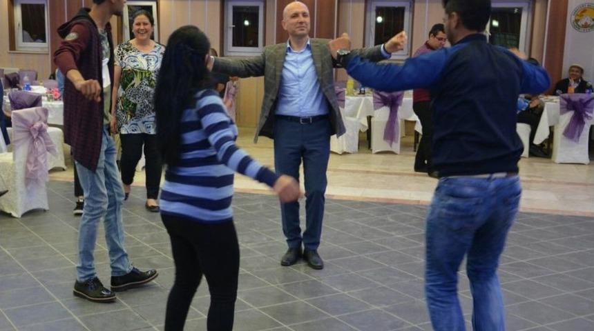 Başkan &Ouml;zbaş İş&ccedil;i Bayramını Yemekte Kutladı