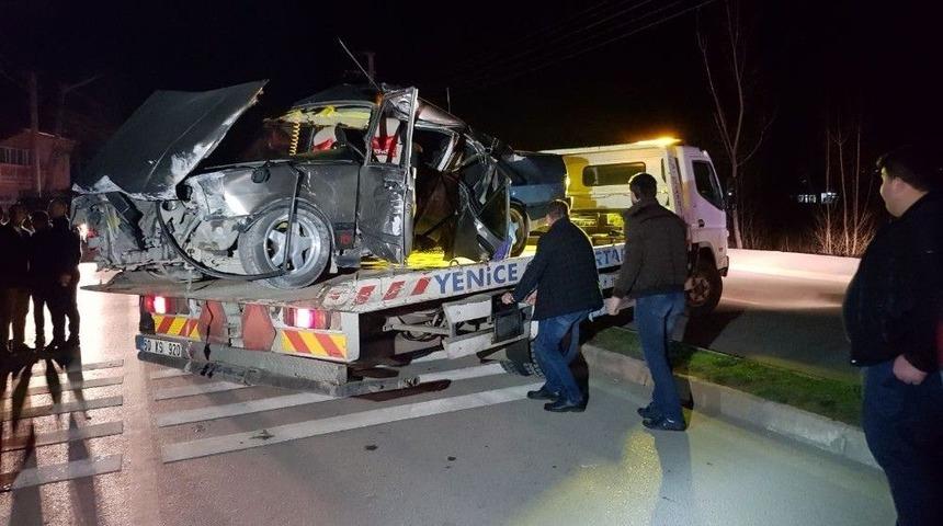 Tokat&rsquo;ta Otomobil Elektrik Direğine &Ccedil;arptı: 7 Yaralı