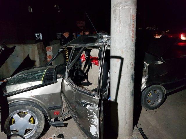 Tokat’ta Otomobil Elektrik Direğine Çarptı: 7 Yaralı