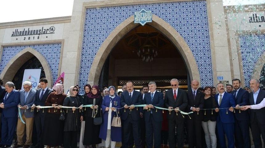 Geleneksel 14. Altın Dokunuşlar Sergisi &ldquo;sel&ccedil;uklu Saklı Değerler&rdquo; Temasıyla A&ccedil;ıldı