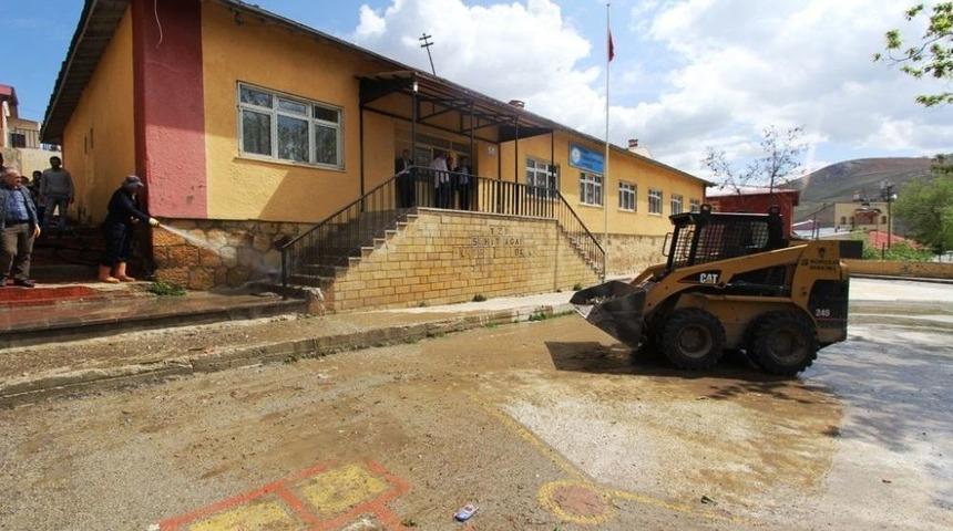 Bayburt Belediyesi&rsquo;nden Bahar Mesaisi