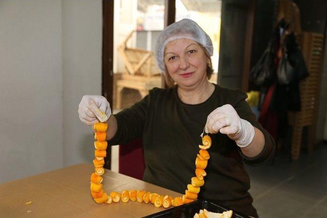 Efeler Sokaklarının Simgesi Turunçlara Temiz Raporu