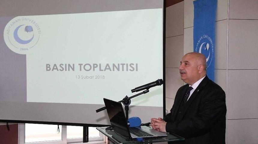 Rekt&ouml;r Prof. Dr. G&ouml;n&uuml;ll&uuml; 2017 Yılı &Ccedil;alışmalarını Değerlendirdi