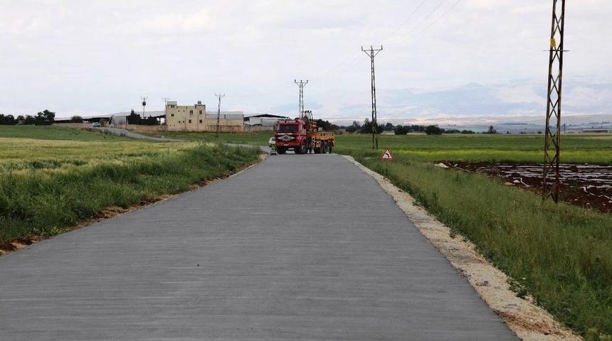 Hilvan’da Beton Yol Uygulaması Sürüyor
