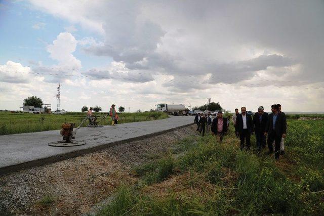 Hilvan’da Beton Yol Uygulaması Sürüyor