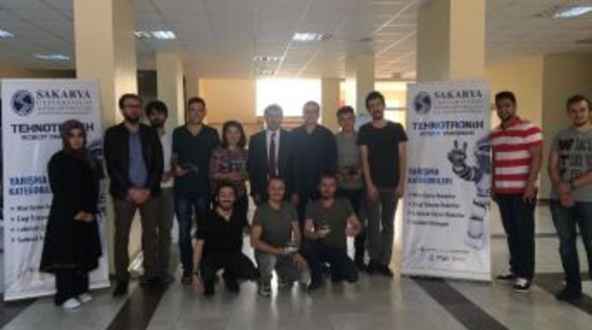 Sa&uuml; Teknoloji&rsquo;de Robotlar Yarıştı