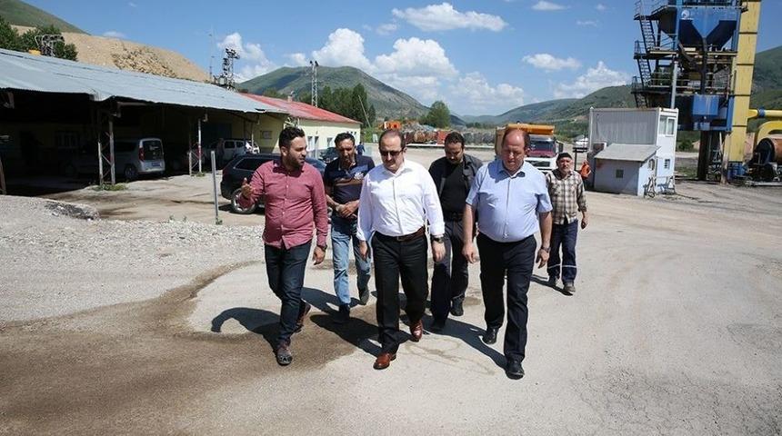Vali Pehlivan Asfalt Şantiyesinde İncelemelerde Bulundu