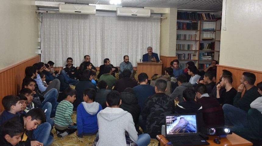 Kahta&rsquo;da &lsquo;imanlı Gen&ccedil;&rsquo; Konulu Program D&uuml;zenlendi