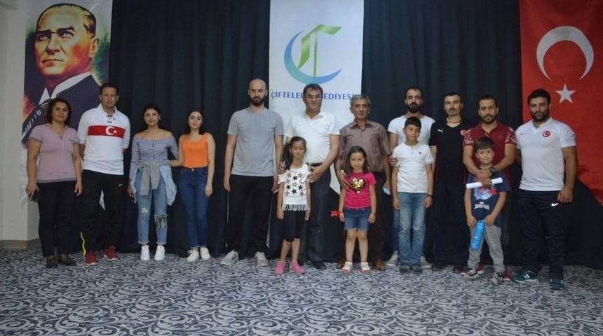 &Ccedil;ifteler Belediyesi Yaz Okulu T&ouml;renle A&ccedil;ıldı