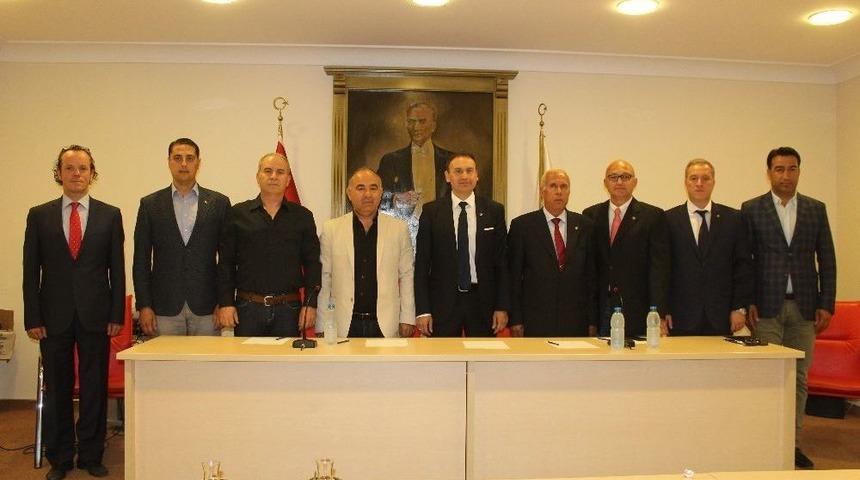 Ayvalık&rsquo;ta Ato Yeni Y&ouml;netimiyle G&ouml;reve Başladı