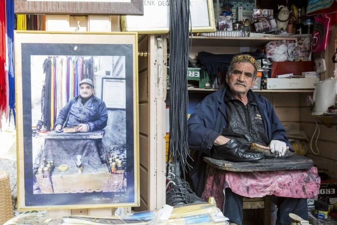 Ey&uuml;psultan&rsquo;ın Yarım Asırlık Ayakkabı Boyacısı Muammer Yal&ccedil;ın: "yılın 365 G&uuml;n&uuml; &Ccedil;alışıyorum"