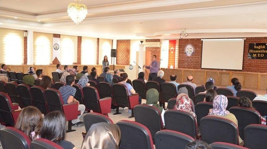 Hr&uuml;&rsquo;de &lsquo;sigara V&uuml;cudumuza Ne Yapar&rsquo; Semineri