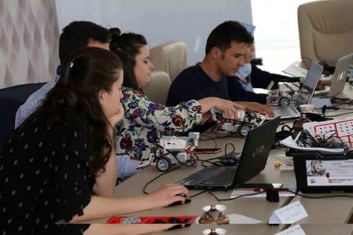 Büyükşehir’den Öğretmenlere Kodlama Eğitimi G1