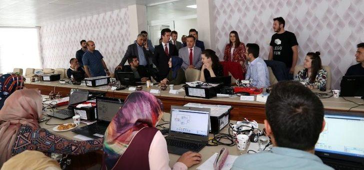 Büyükşehir’den Öğretmenlere Kodlama Eğitimi G3