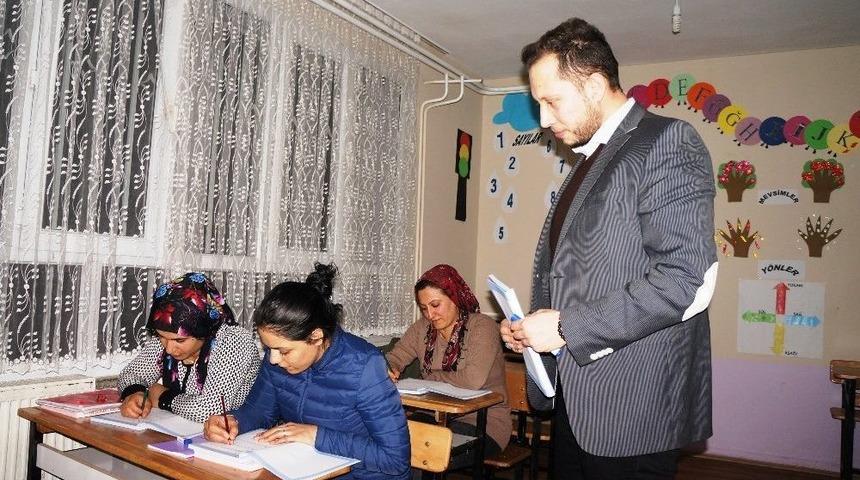 Sarıg&ouml;l&rsquo;de Okuma-yazma Seferberliği Başladı