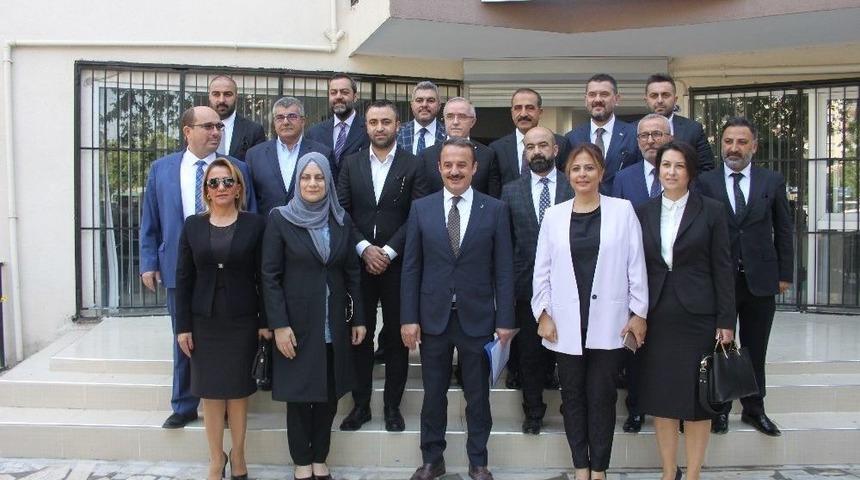 Ak Parti İzmir&rsquo;de Yeni Y&ouml;netim G&ouml;reve Başladı