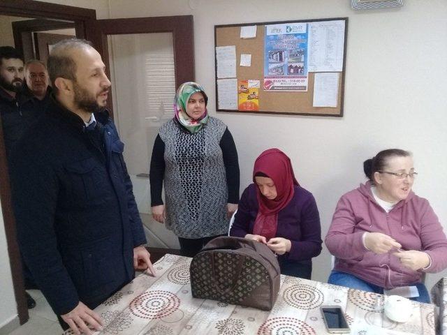 İzmit Belediyesi&rsquo;nin Mahalle Gezileri Devam Ediyor 1