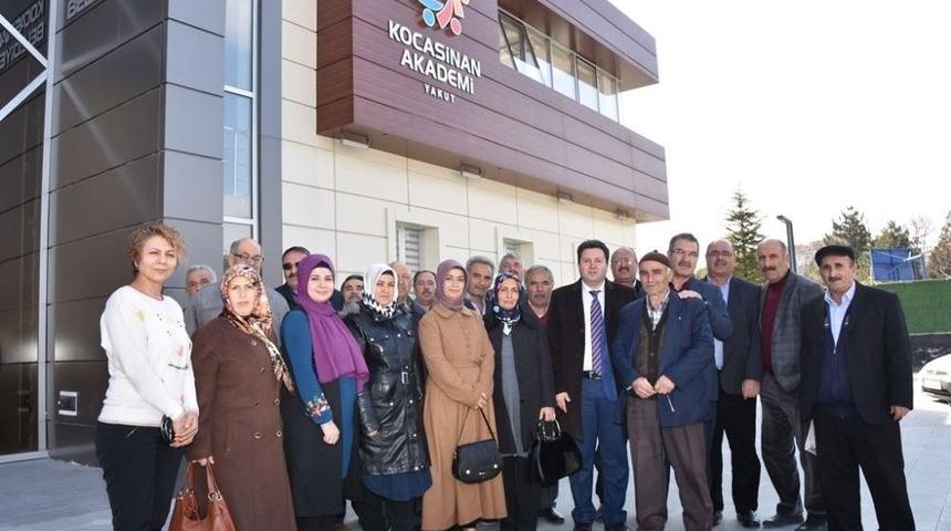 Kocasinan&rsquo;da Vatandaşlar Hizmeti Yerinde G&ouml;r&uuml;yor Ve Takdir Ediyor