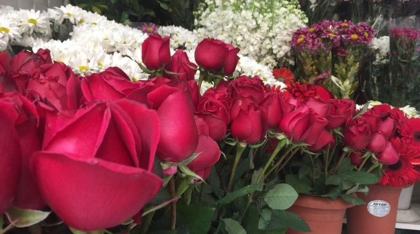 Sevgililer G&uuml;n&uuml;&rsquo;nde &Ccedil;i&ccedil;ek&ccedil;iler İnternetten Satışından Şikayet&ccedil;i