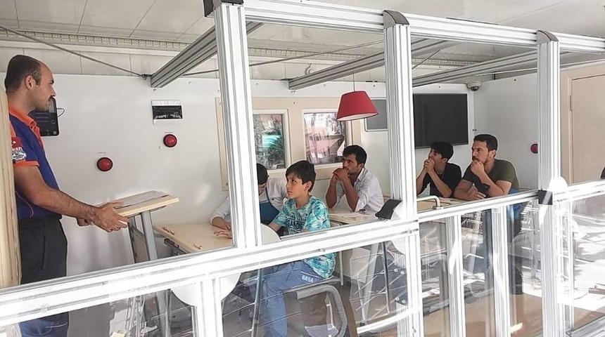 Afad Sim&uuml;lasyon Tırı Bolvadin&rsquo;de