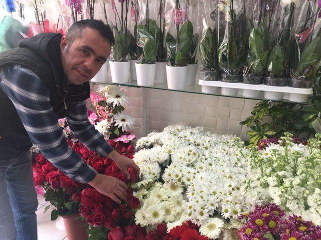 Sevgililer Günü’nde Çiçekçiler İnternetten Satışından Şikayetçi