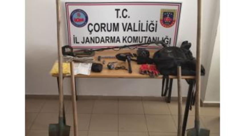 Alaca’da Kaçak Kazı Yapan 3 Zanlı Yakalandı