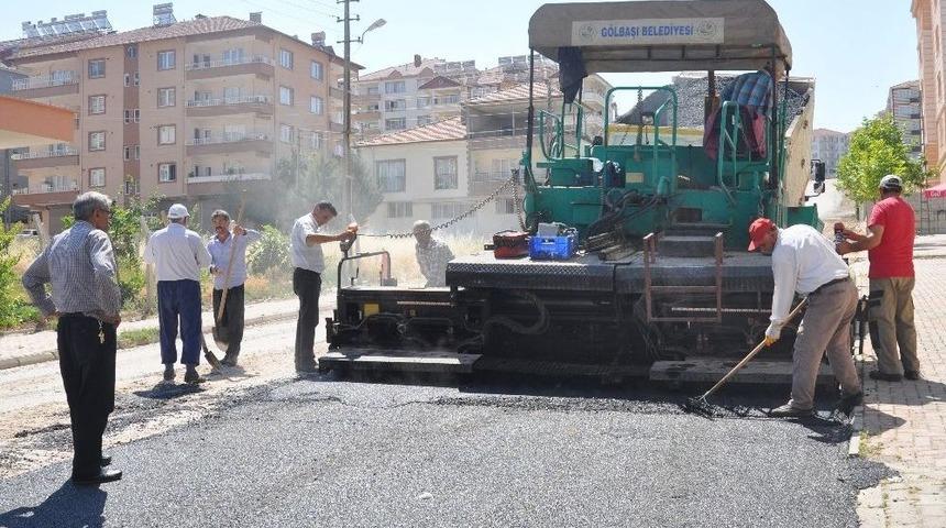 G&ouml;lbaşı İl&ccedil;esinde Asfalt &Ccedil;alışmaları Devam Ediyor