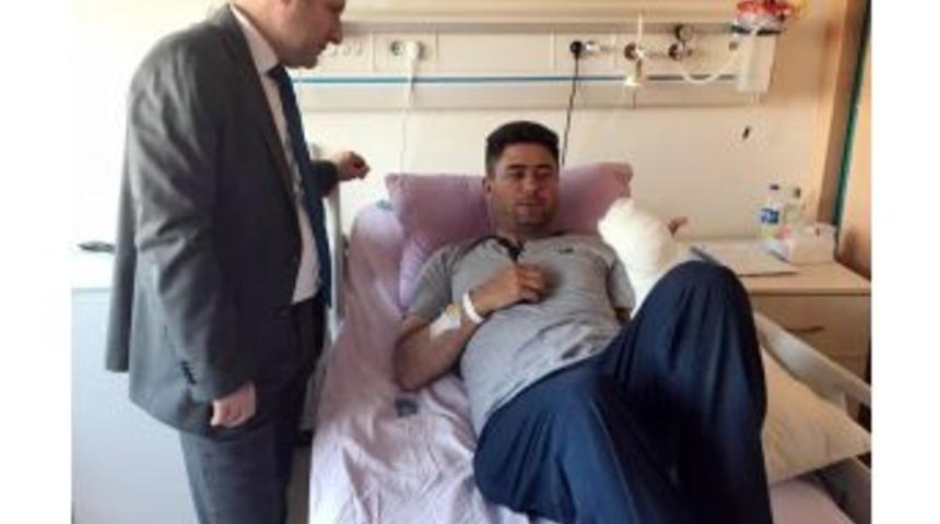 Afrin Gazisi Y&uuml;zbaşının Tedavisi A&uuml;&rsquo;de Yapıldı