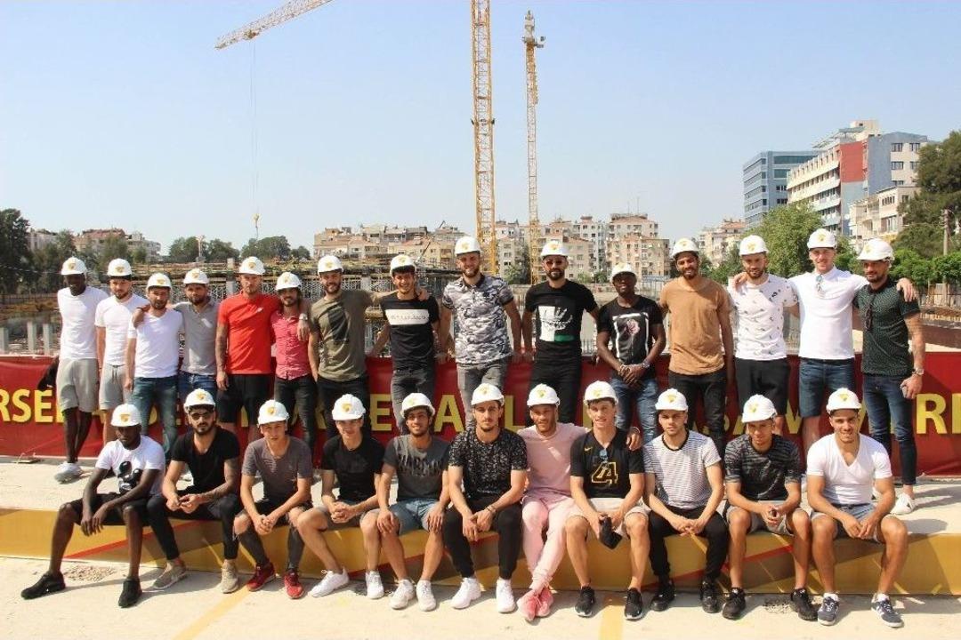 G&ouml;ztepeli Futbolcular, Yeni Stat İnşaatını Gezdi