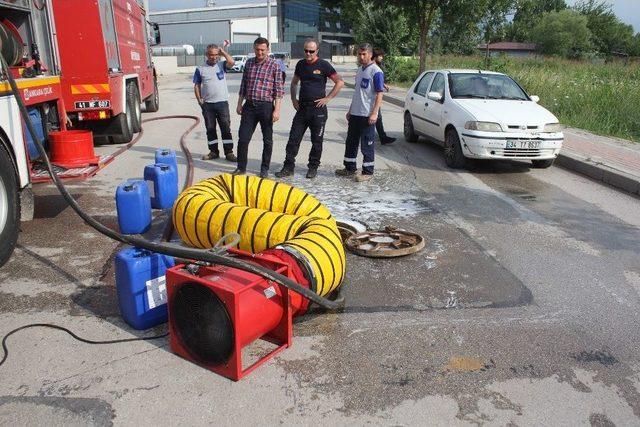 4 Gündür Mahalleyi Saran Koku İnsanları Evlerine Hapsetti