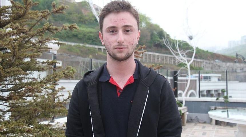 Lise &Ouml;ğrencisi Tramvaydaki İnsanlık Dersini Anlattı