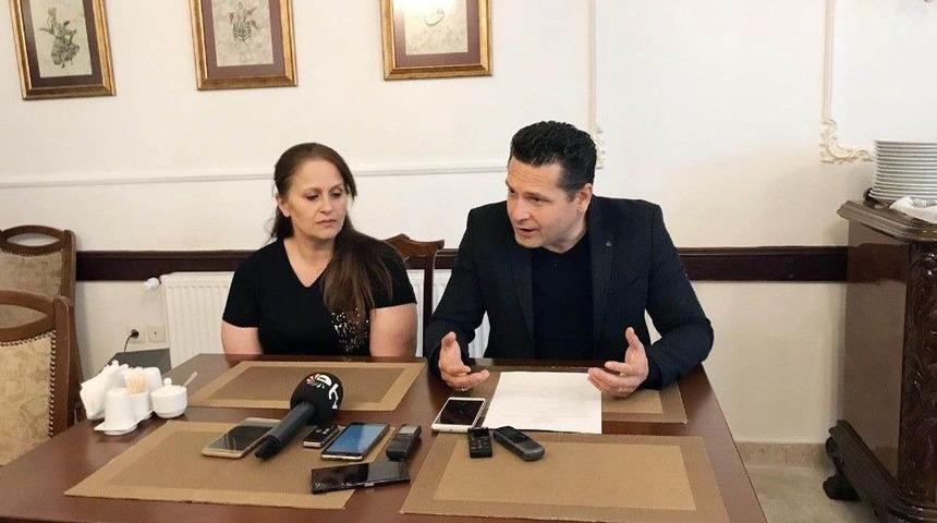 Hi&ccedil; Nota Bilmeden Alb&uuml;m &Ccedil;ıkardı