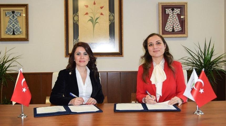 D&uuml;zce &Uuml;niversitesi İle Sbs Bilimsel Bio &Ccedil;&ouml;z&uuml;mler Sanayi Arasında İşbirliği Protokol&uuml; İmzalandı
