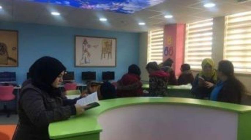 &Ccedil;avdarhisar Ortaokulu&rsquo;na K&uuml;t&uuml;phane