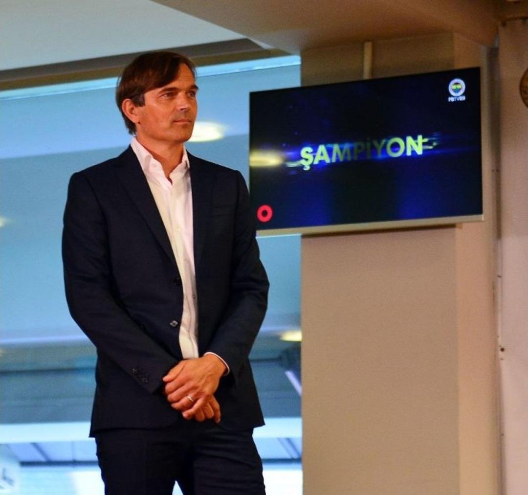 Phillip Cocu Resmen Fenerbah&ccedil;e&rsquo;de