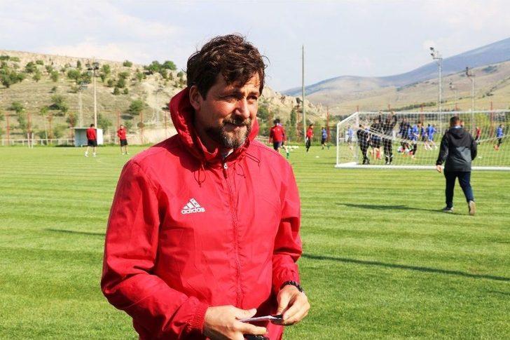 Yeni Malatyaspor Yardımcı Antrenörü Turgay Karslı: “her Maça Puan İçin Çıkıyoruz”
