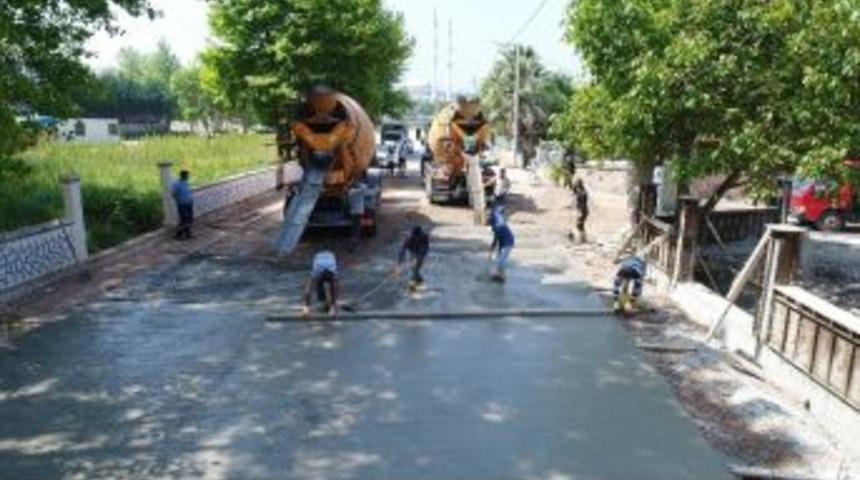 Başiskele&rsquo;de Yolar Betonla Kaplanıyor
