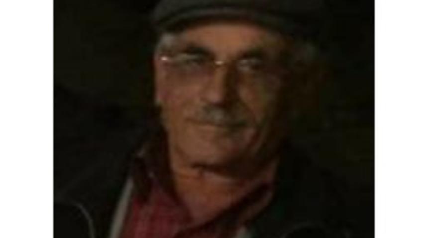 Tarla S&uuml;ren &Ccedil;ift&ccedil;i Devrilen Trakt&ouml;r&uuml;n Altında Kaldı