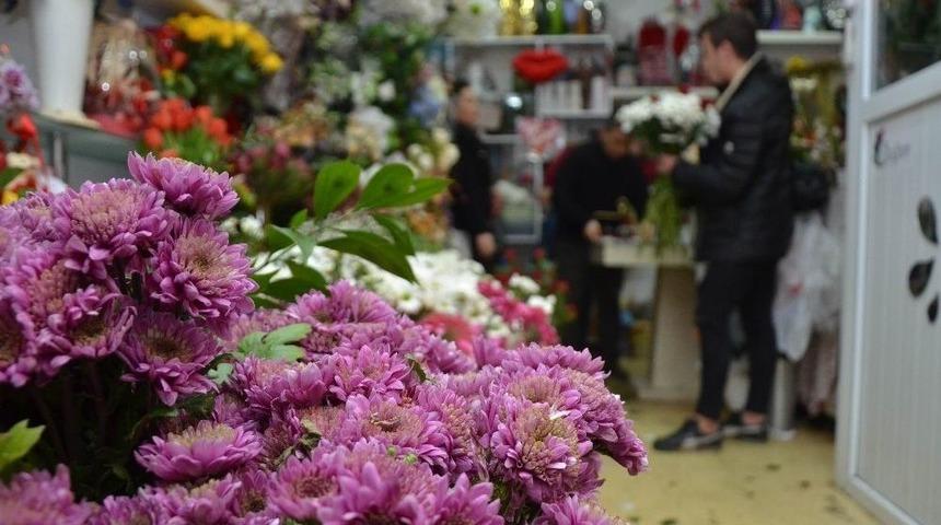 &Ccedil;i&ccedil;ek&ccedil;ilerin 14 Şubat Mesaisi