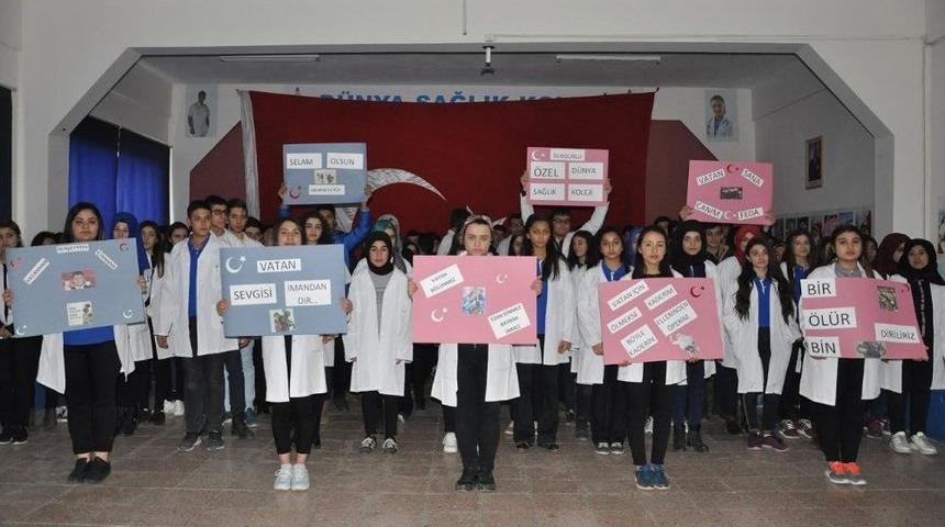 &Ouml;ğrencilerden Mehmet&ccedil;ik&rsquo;e Destek