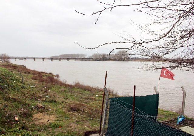 Bot Faciasında &Ouml;len &Ccedil;ocuğun Dedesi Meri&ccedil; Nehri&rsquo;ne Geldi 3